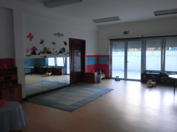 creche-2b.jpg creche-2b.jpg